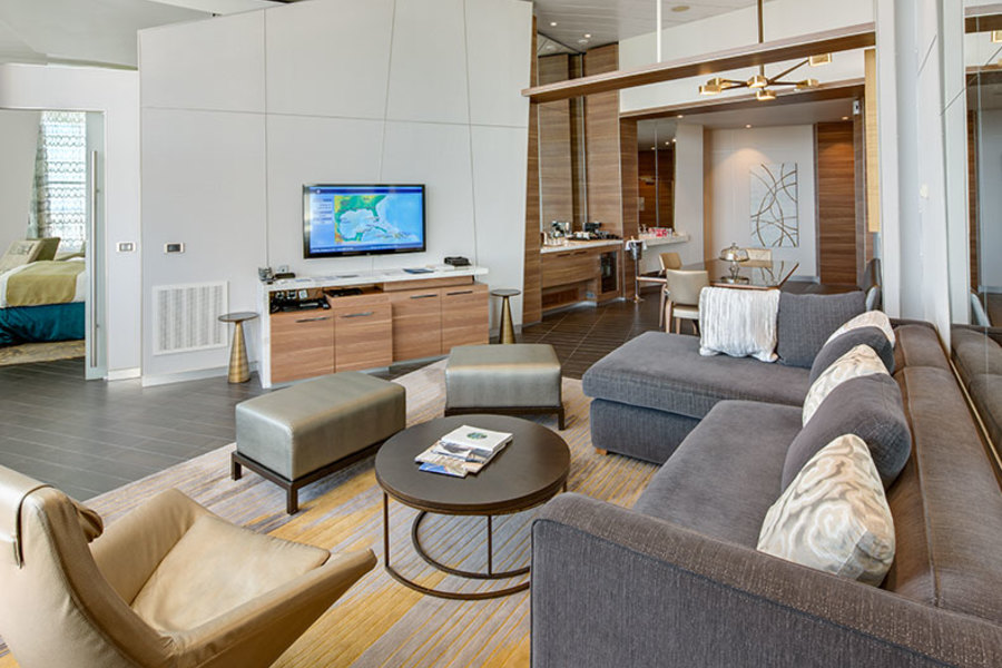Royal Caribbean - Allure of the Seas - Owner's Panoramic Suite 1 bedroom.jpg